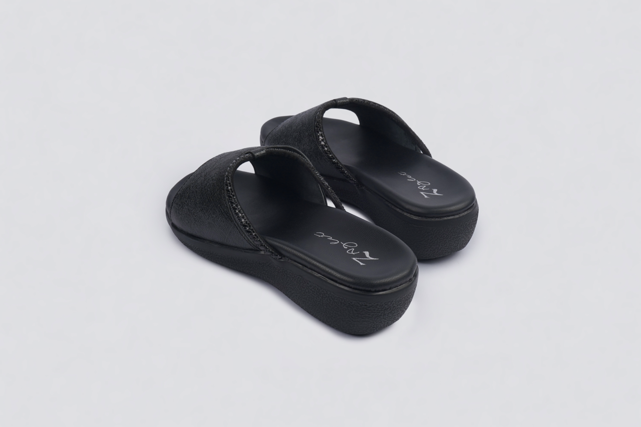 Arum Jet Black