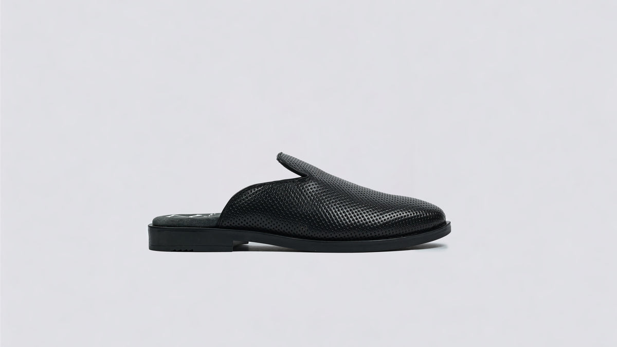 Whale Mule Black