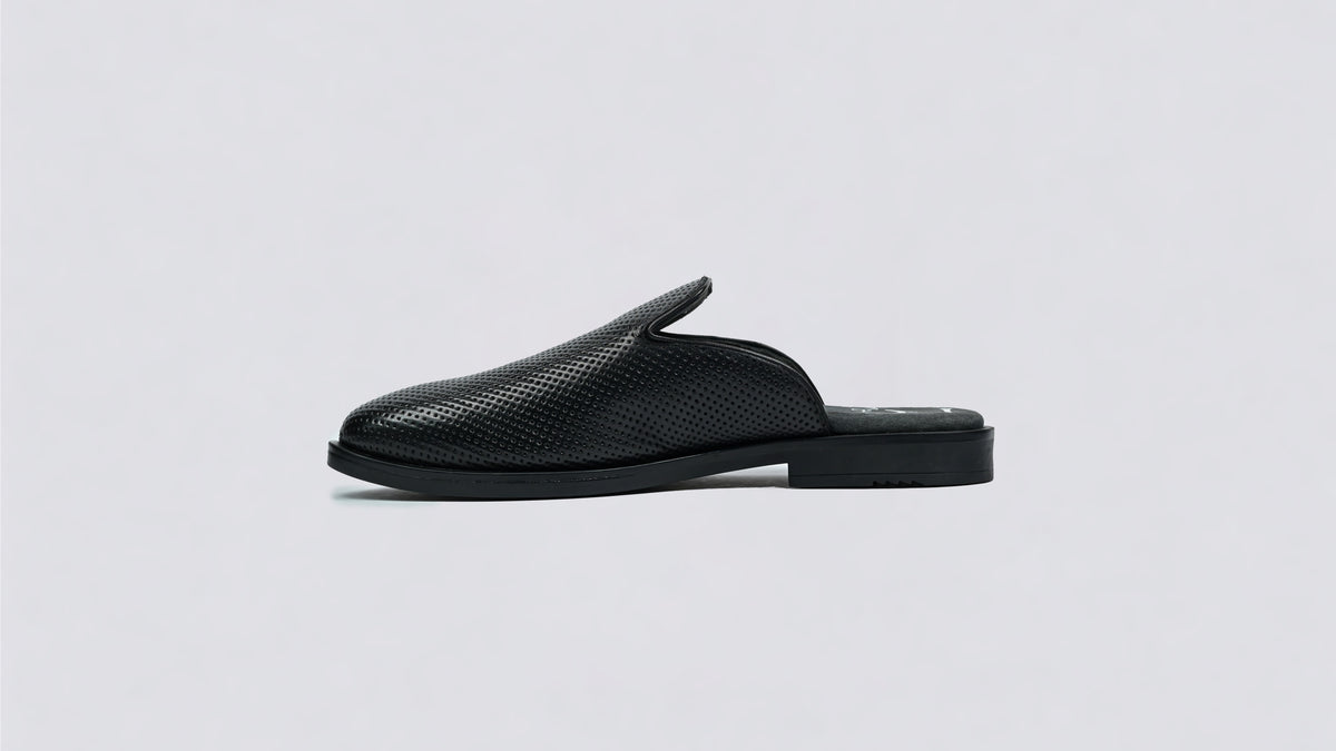 Whale Mule Black