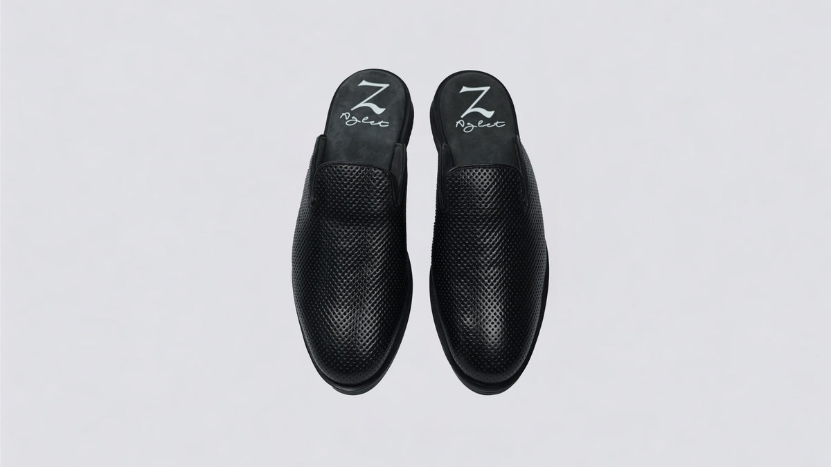 Whale Mule Black