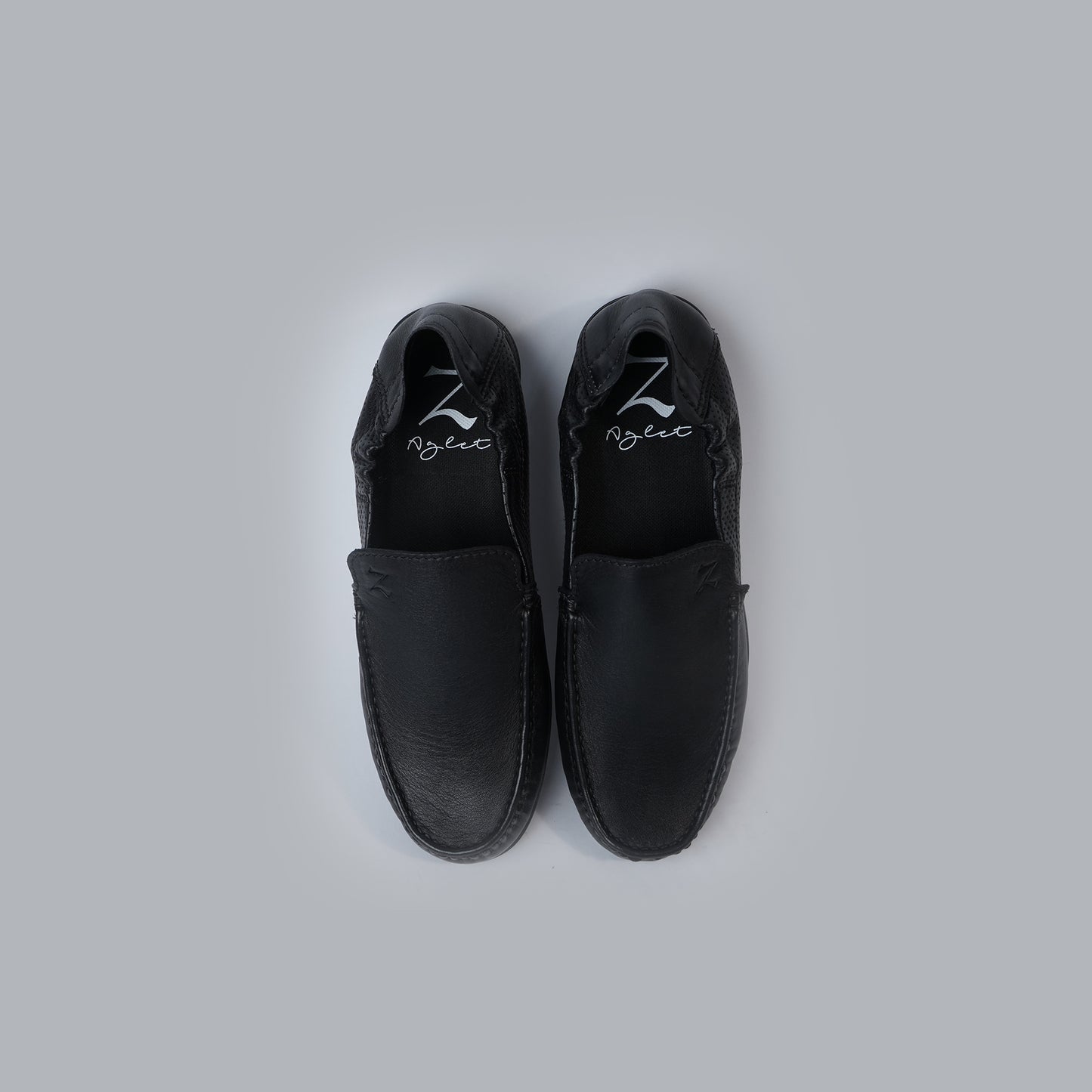 Armadillo Black