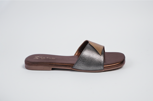 Pansy (Bronze)