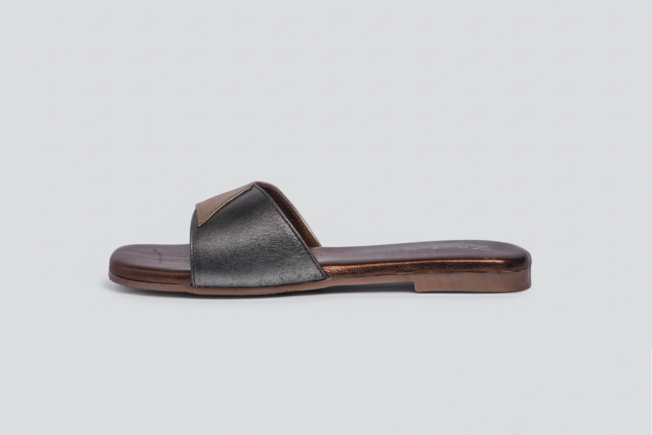 Pansy (Bronze)