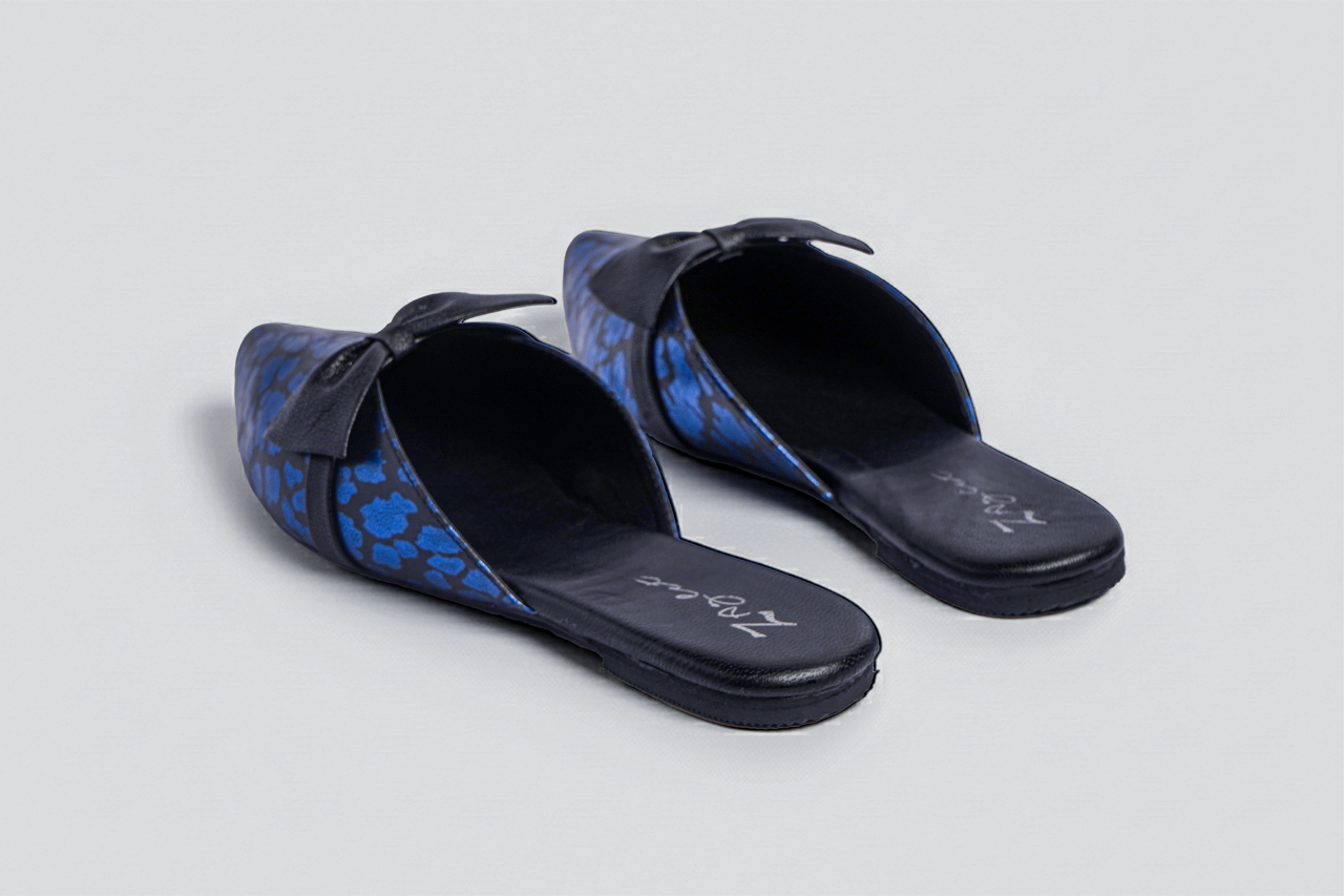 Bow Orchid (Blue)