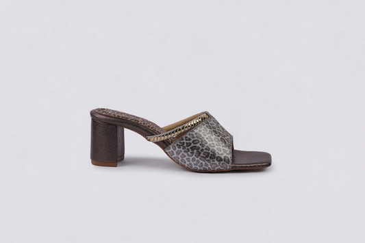 Aster (Silver Leopard)